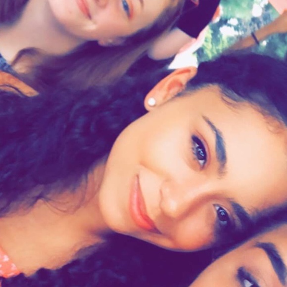 Meet your Posher, Gianna - Picture 1 of 1